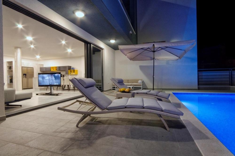 Grace A Luxury In Makarska, Heated Pool Willa